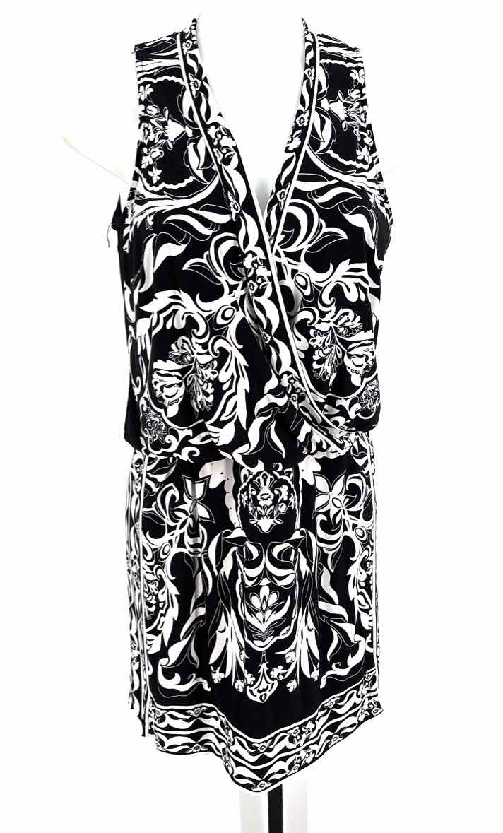 Size M White House Black Market Black/White Dress