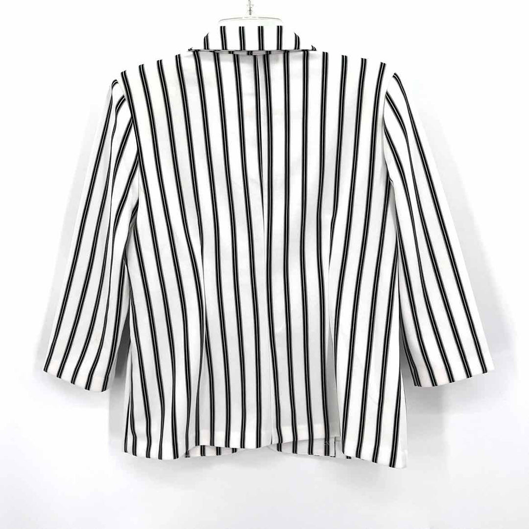 Size M Black Blazer