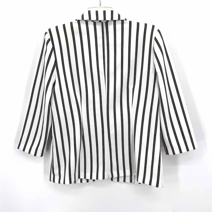 Size M Black Blazer