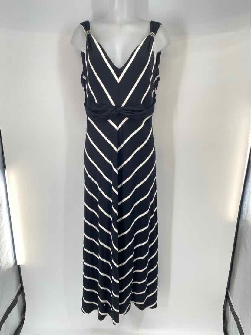 Size L White House Black Market Black/White Dress