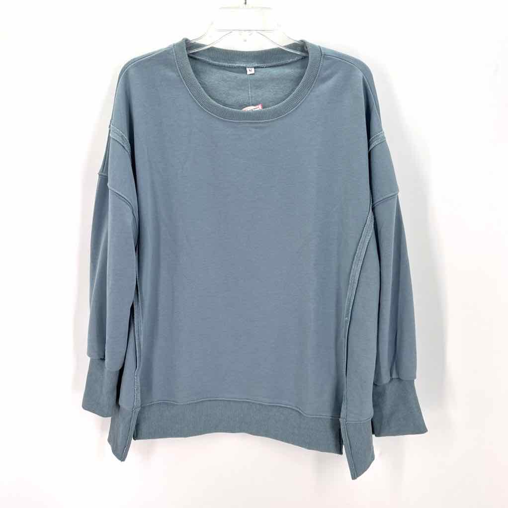 Size M Light Blue Knit Shirt