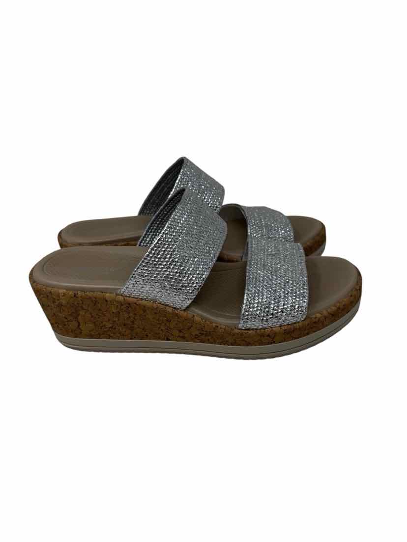Shoe Size 7 LIFESTRIDE Silver Sandals