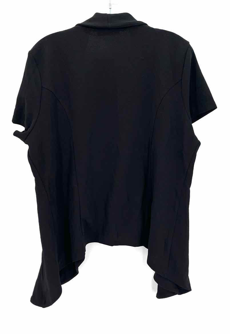 Size 3X Black Shirt