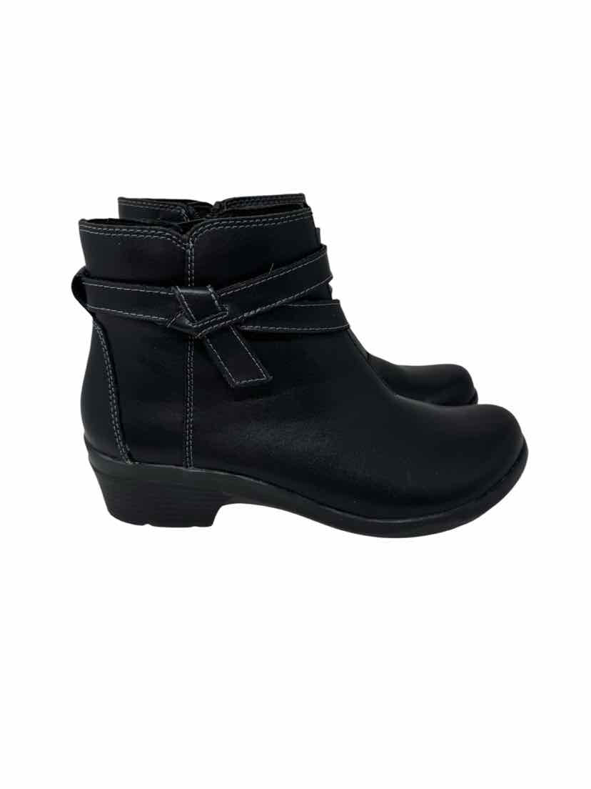 Shoe Size 8.5 CLARKS Black Leather Boots