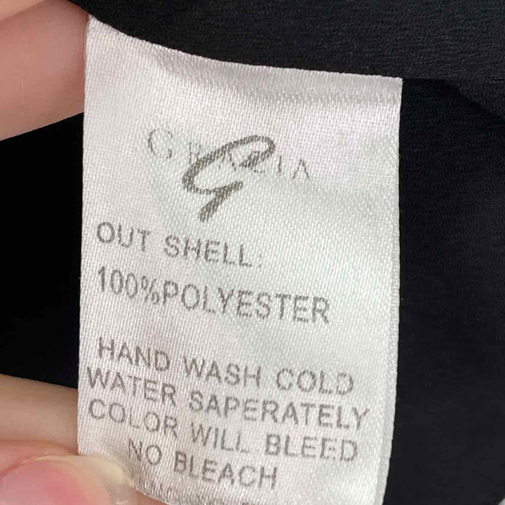 Size M GRACIA Black/White Shirt