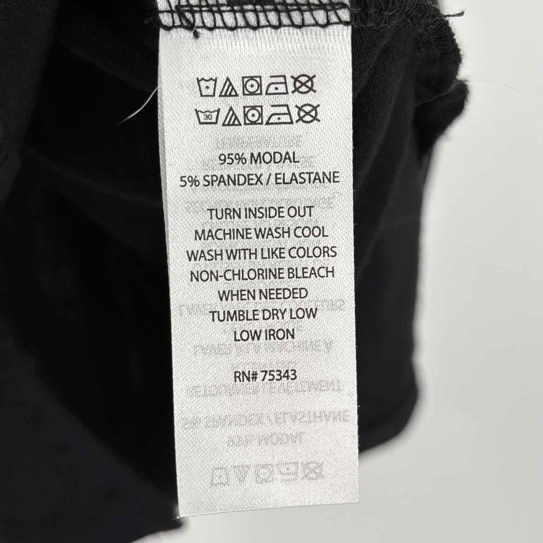 Size M ADRIENNE VITTADINI Black Knit Shirt