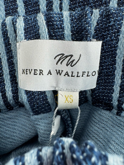 Size S NEVER A WALLFLOWER Blue Luxury - Shorts