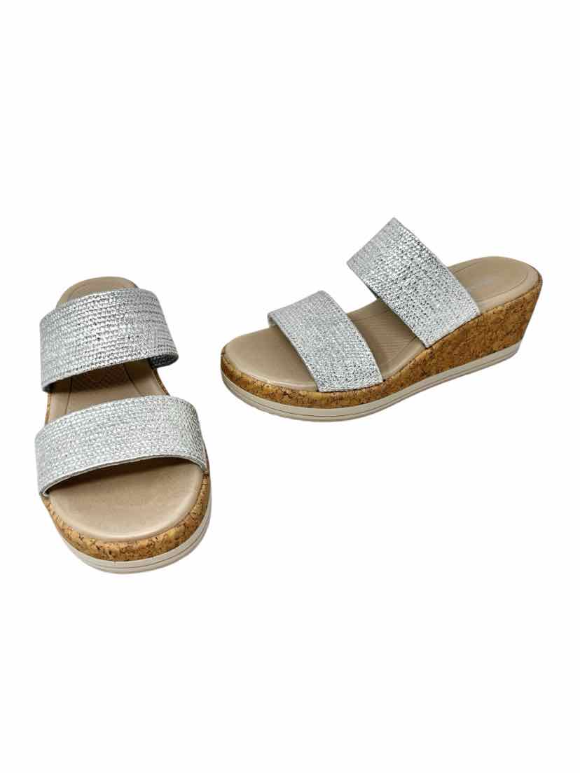 Shoe Size 7 LIFESTRIDE Silver Sandals