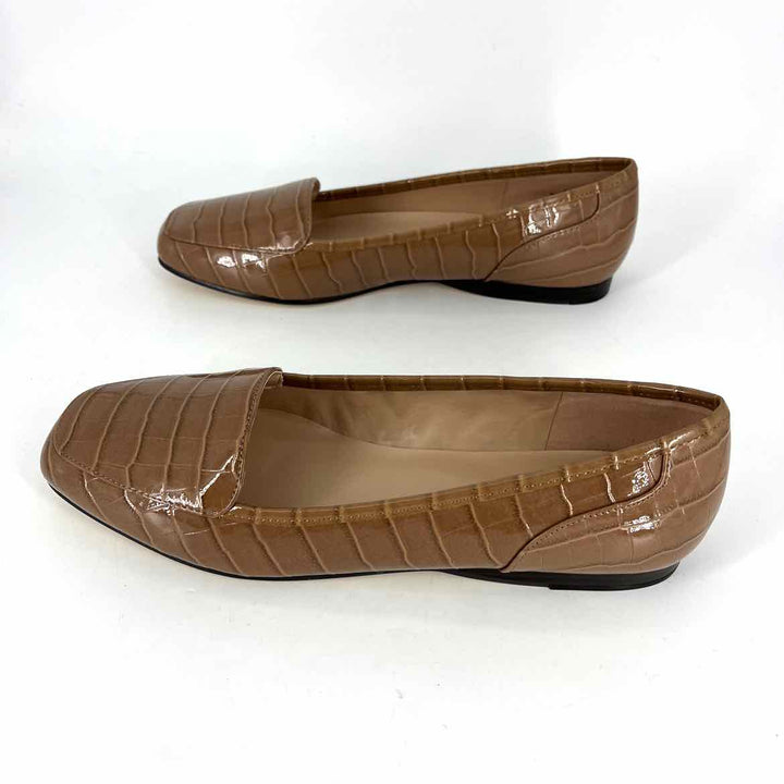 Shoe Size 8.5 BANDO Tan Faux Leather Loafers