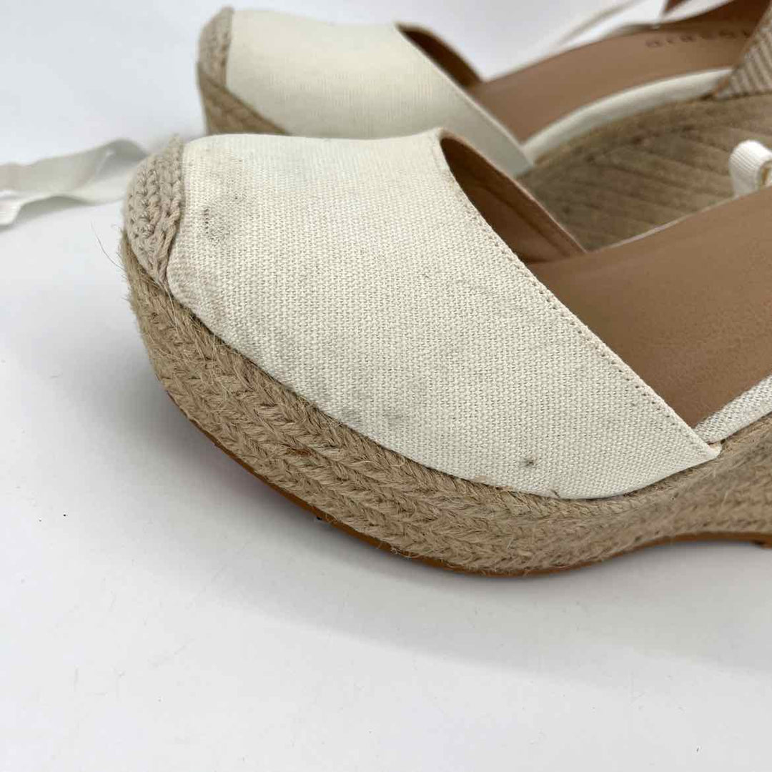 Shoe Size 8 Torrid Ivory Cotton Pumps