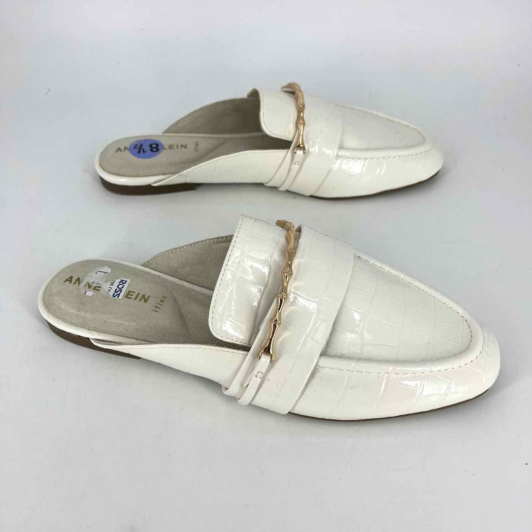 Shoe Size 8.5 Ann Taylor Cream PATENT Loafers