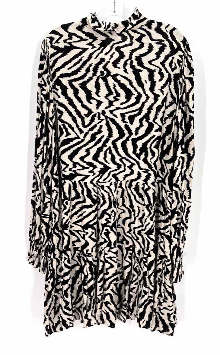 Size M Black Dress