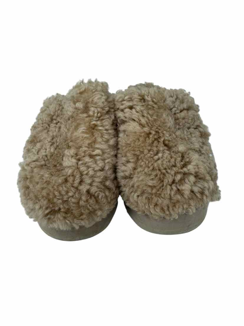 Shoe Size 8 Ugg Tan Slippers