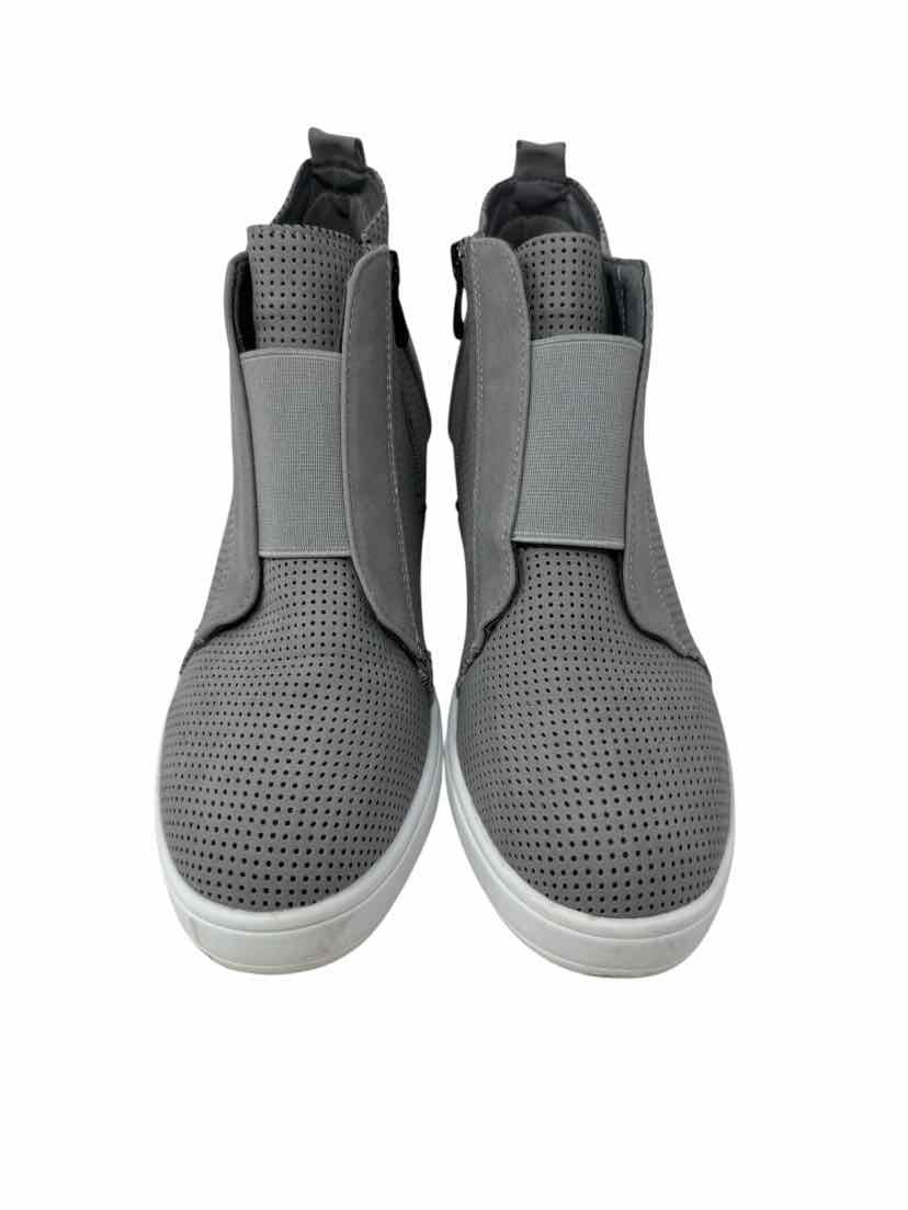 Shoe Size 9.5 Gray Pumps