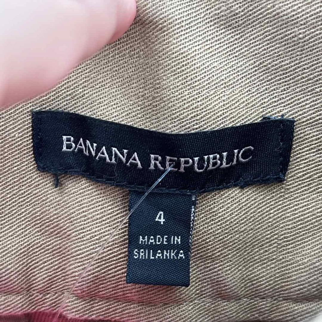 Size 4 Banana Republic Beige Pants