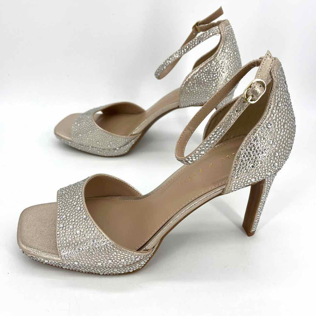 Shoe Size 11 KELLY & KATIE Silver Pumps
