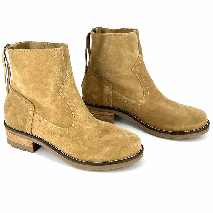 Shoe Size 9.5 Tan Suede Boots