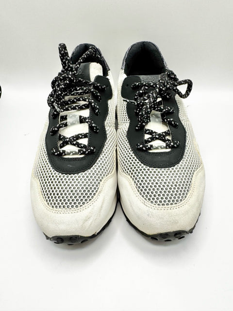 Shoe Size 39 P448 Black Sneakers