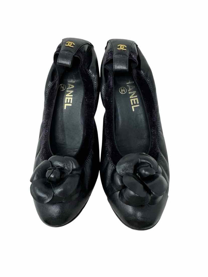Shoe Size 38.5 Chanel Black Leather Luxury - Pumps