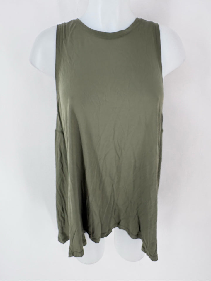 Size M SWEATY BETTY Olive Shirt
