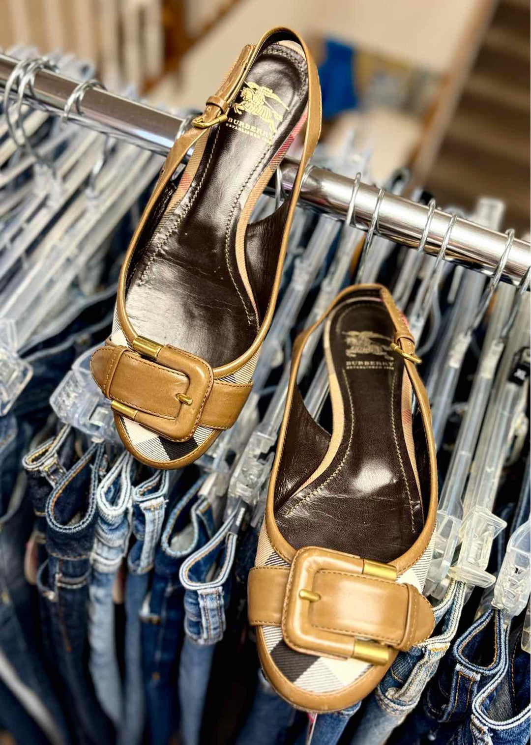 Shoe Size 37.5 Burberry Tan Canvas Luxury - Flats