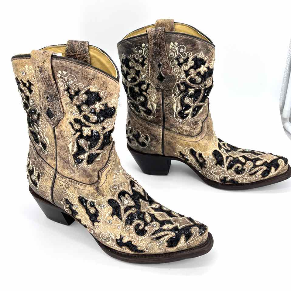 Shoe Size 8 CORRAL Tan Leather Boots