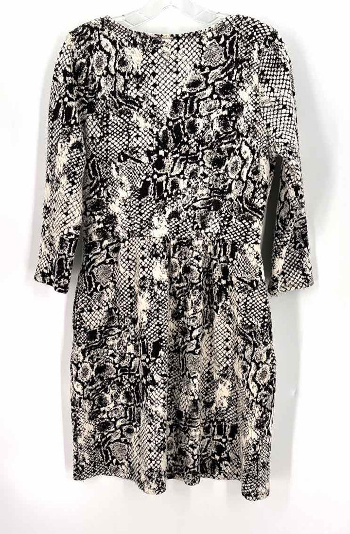 Size M HD Black Print Dress