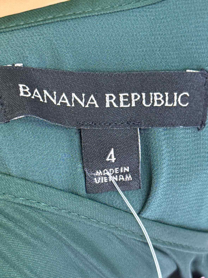 Size 4 Banana Republic Green Dress