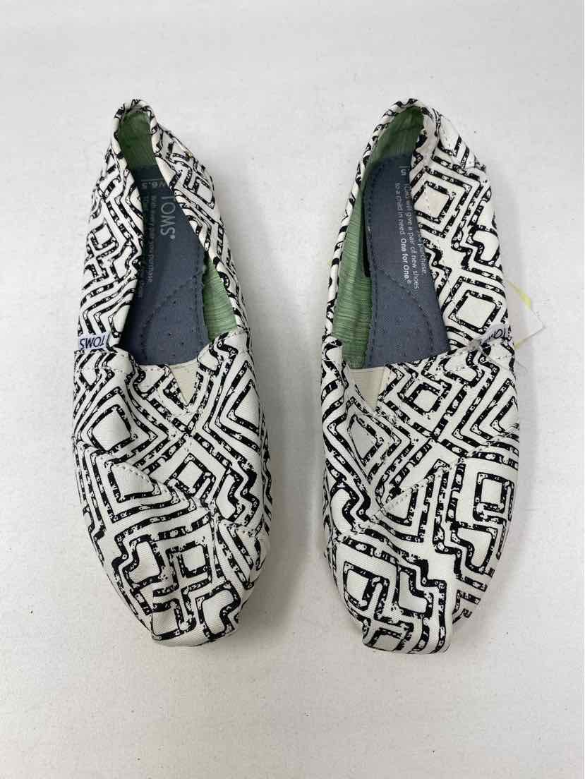 Shoe Size 6.5 Toms White Print Flats