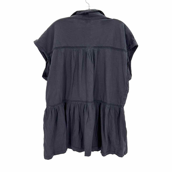 Size 18/20 CATO Black Shirt