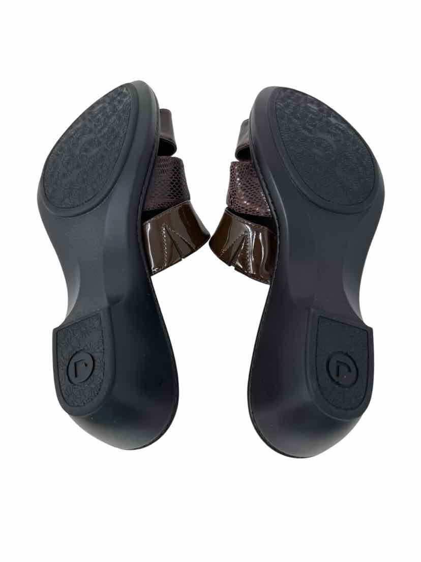 Shoe Size 9 ROCKPORT Brown Sandals