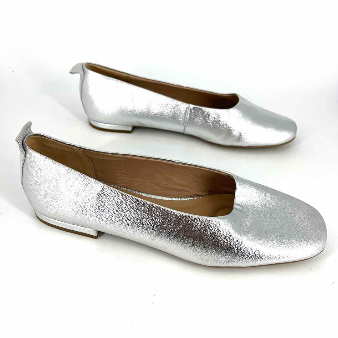 Shoe Size 8.5 FRANCO SARTO Silver Faux Leather Sandals