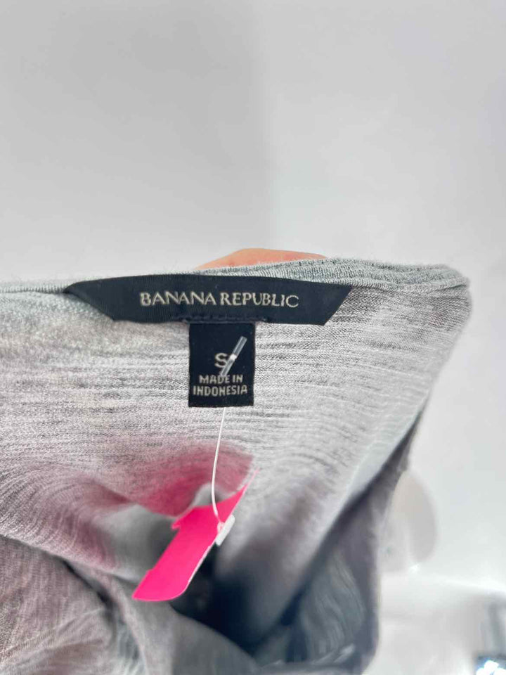 Size S Banana Republic Gray Shirt