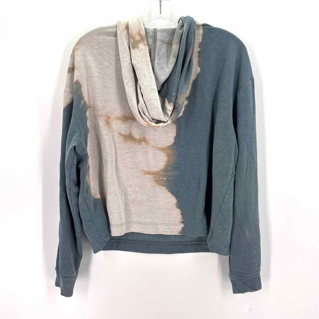 Size M Nike Blue Knit Shirt