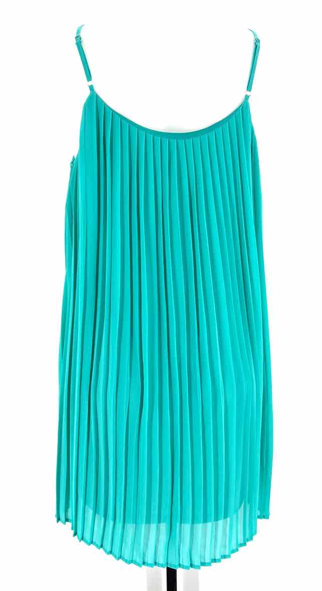Size M PEACH LOVE Green Dress