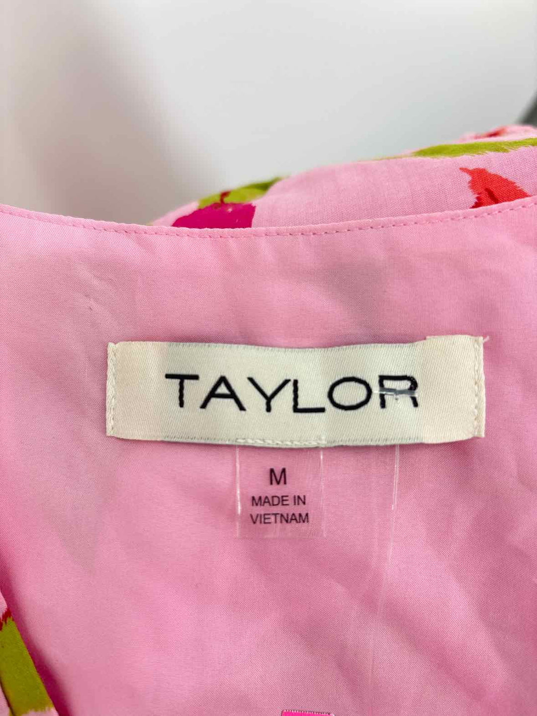 Size M TAYLOR PINK PRINT Dress