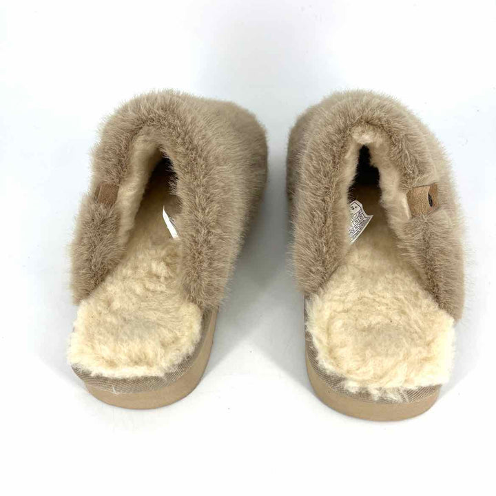 Shoe Size 8 BEARPAW Tan Faux Fur Clogs