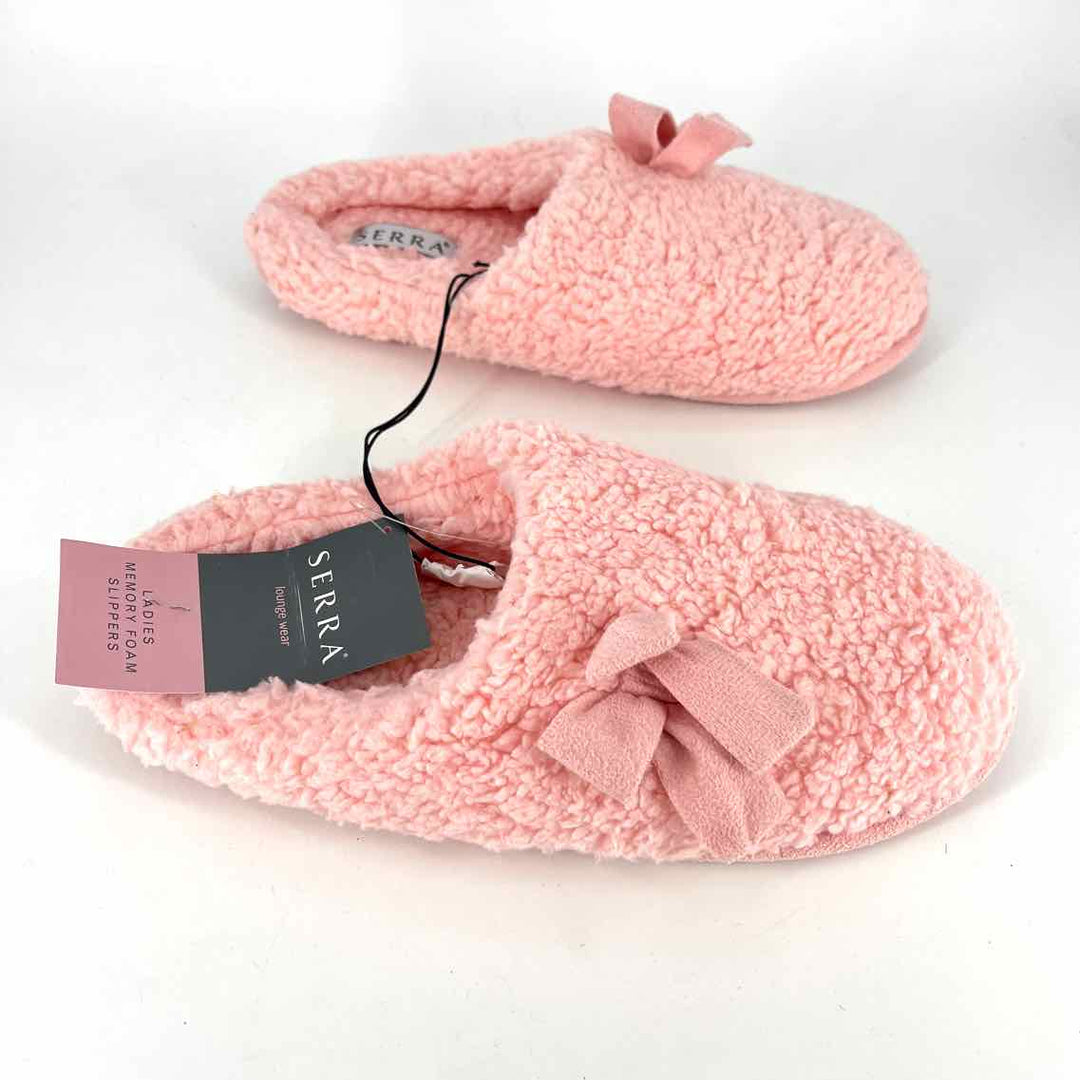 Shoe Size 7 Pink Fleece Slippers