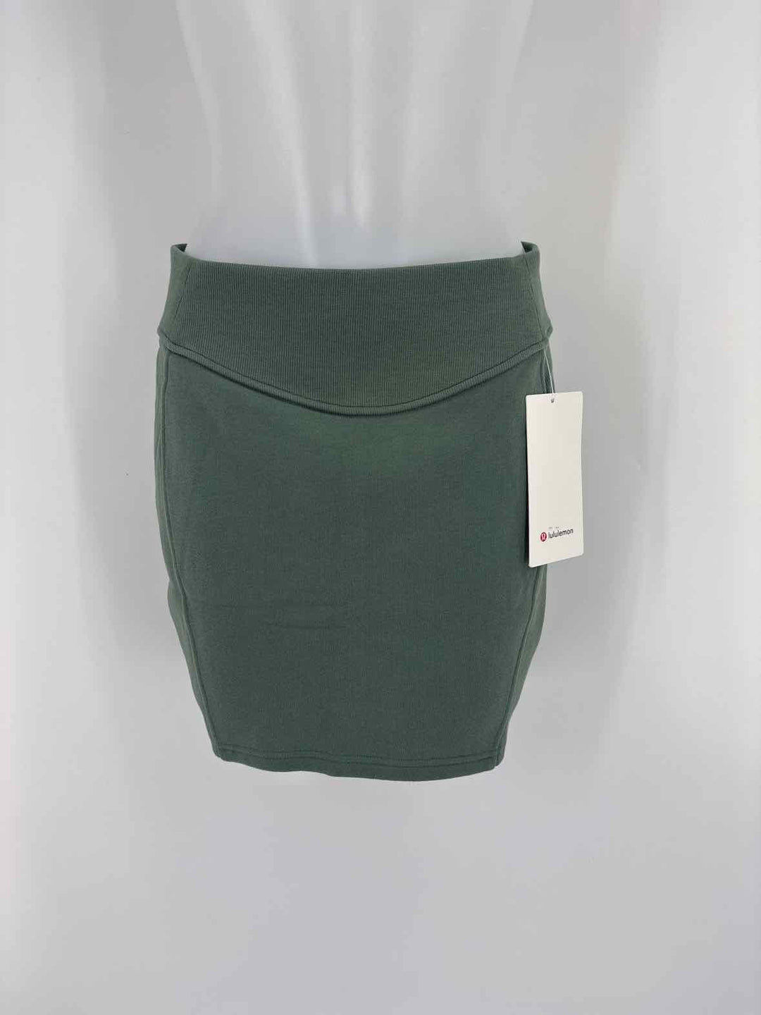 Size M Lululemon Green Skirt