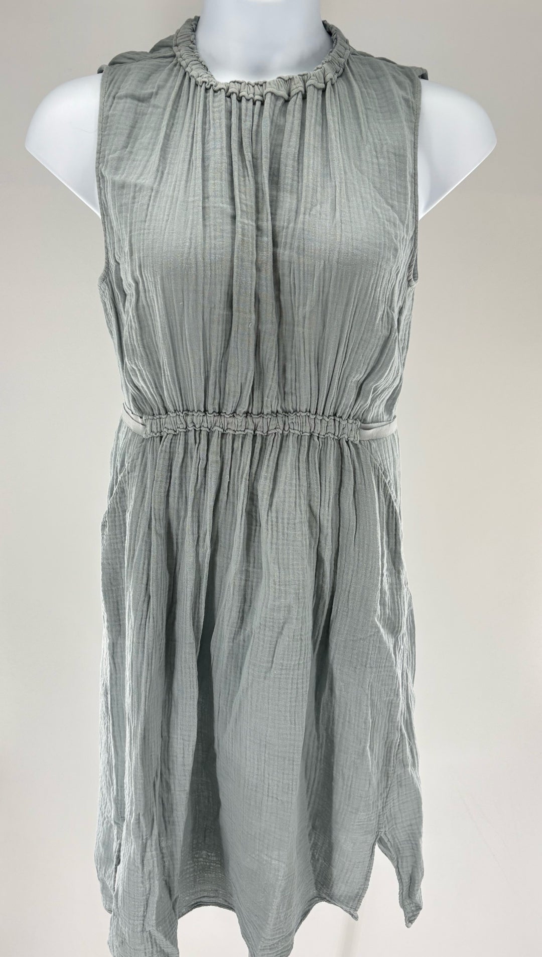 Size M MINT Dress