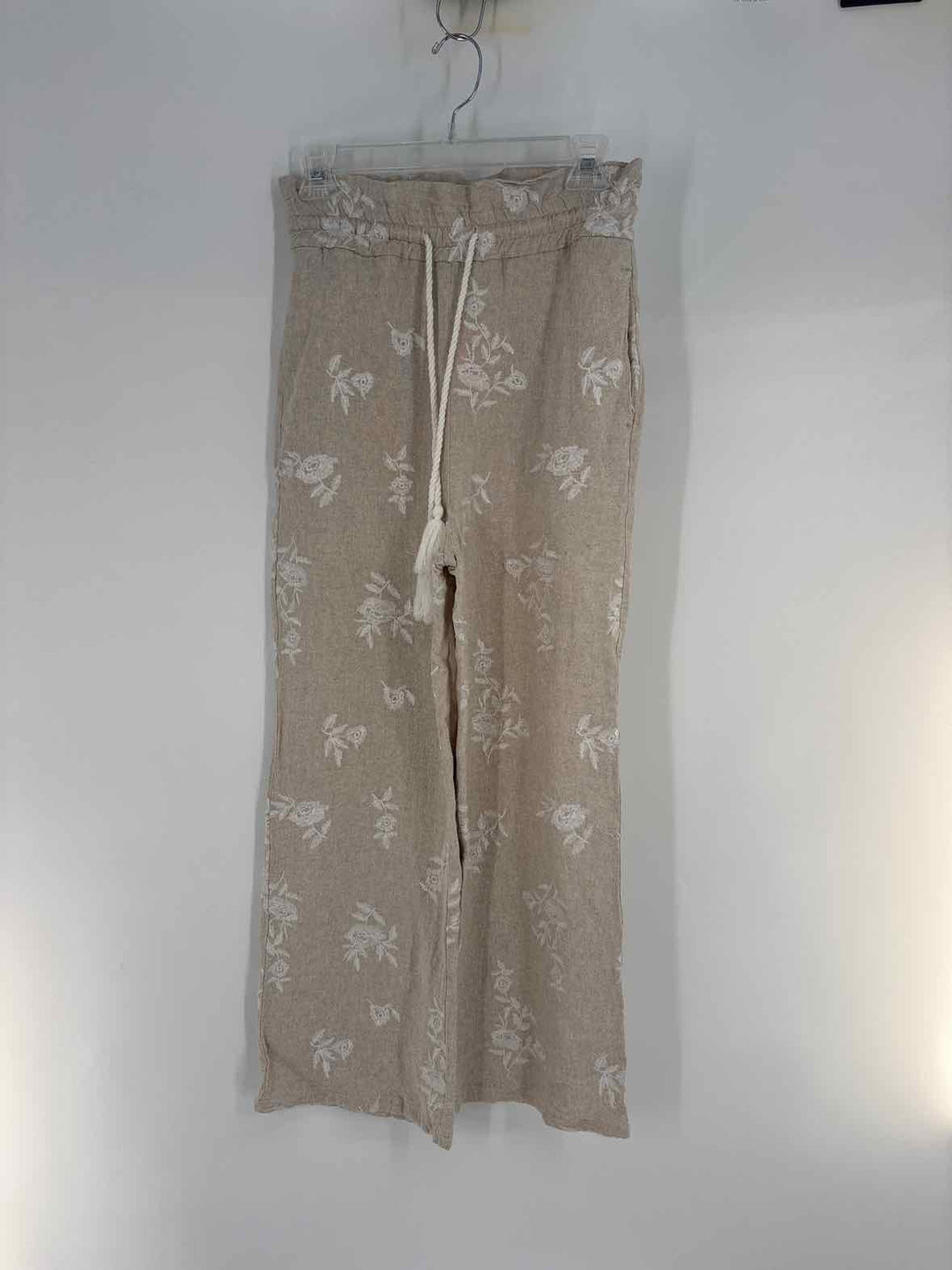 Size XS HOUSE OF HARLOW Tan Pants