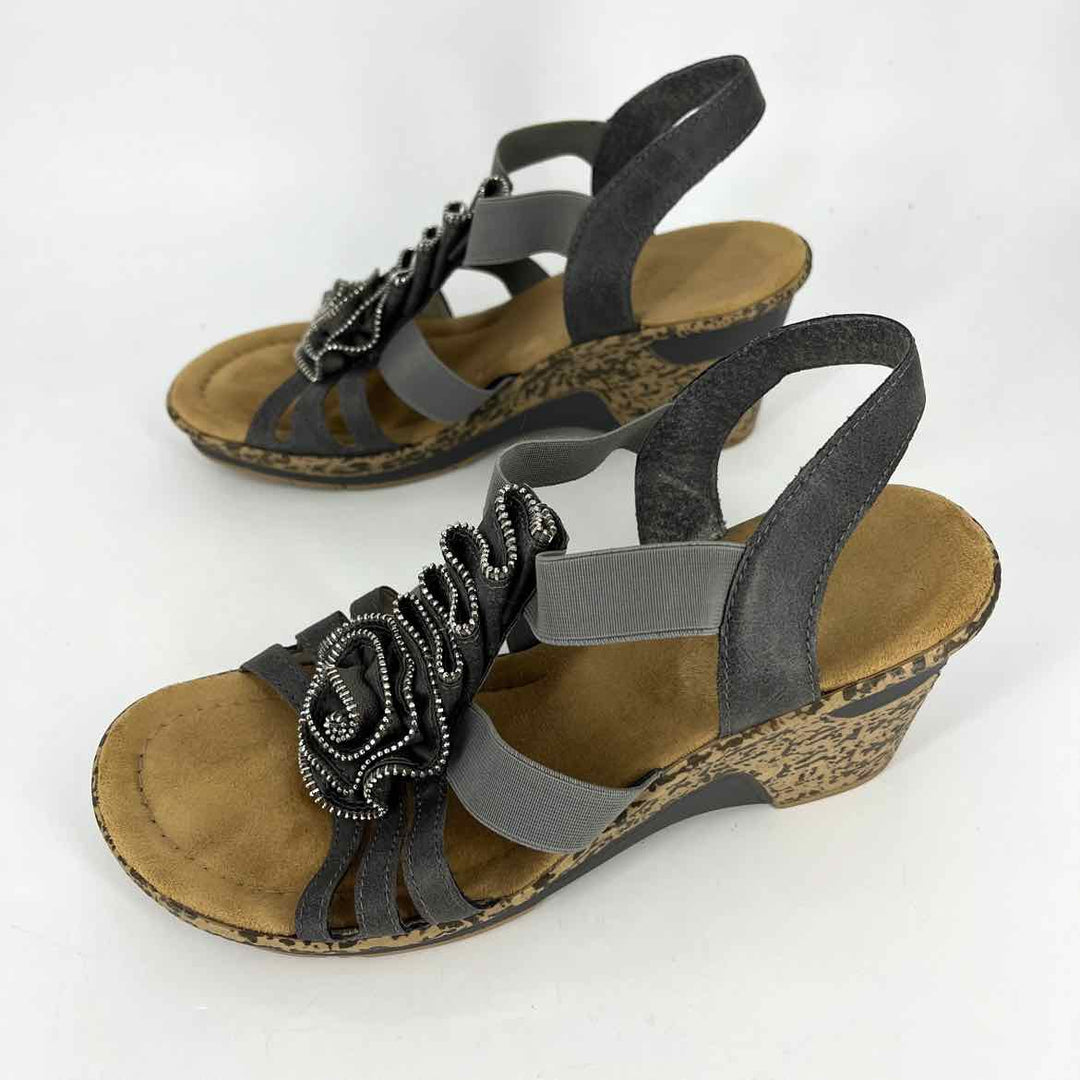Shoe Size 38 Gray Sandals