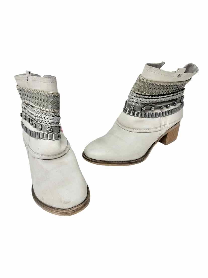 Shoe Size 10 CARLOS Gray Leather Boots