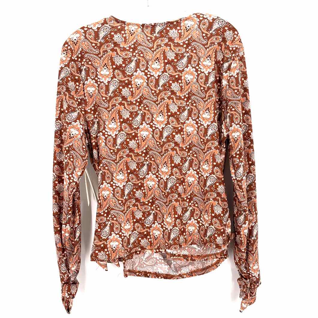 Size XL Brown Knit Shirt