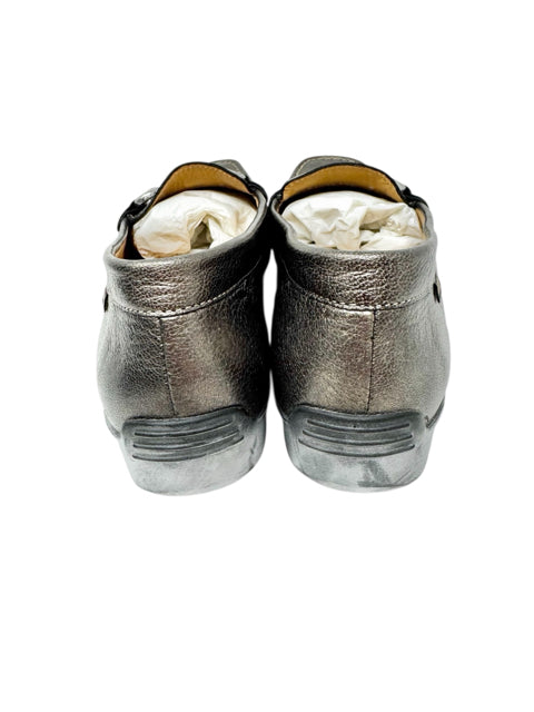 Shoe Size 8.5 Bronze Leather Flats