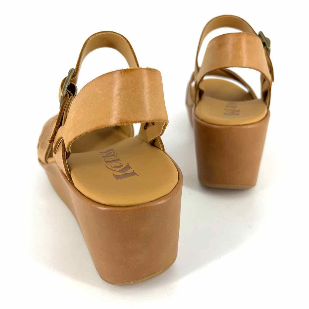 Shoe Size 7 KORKS Tan Leather Sandals