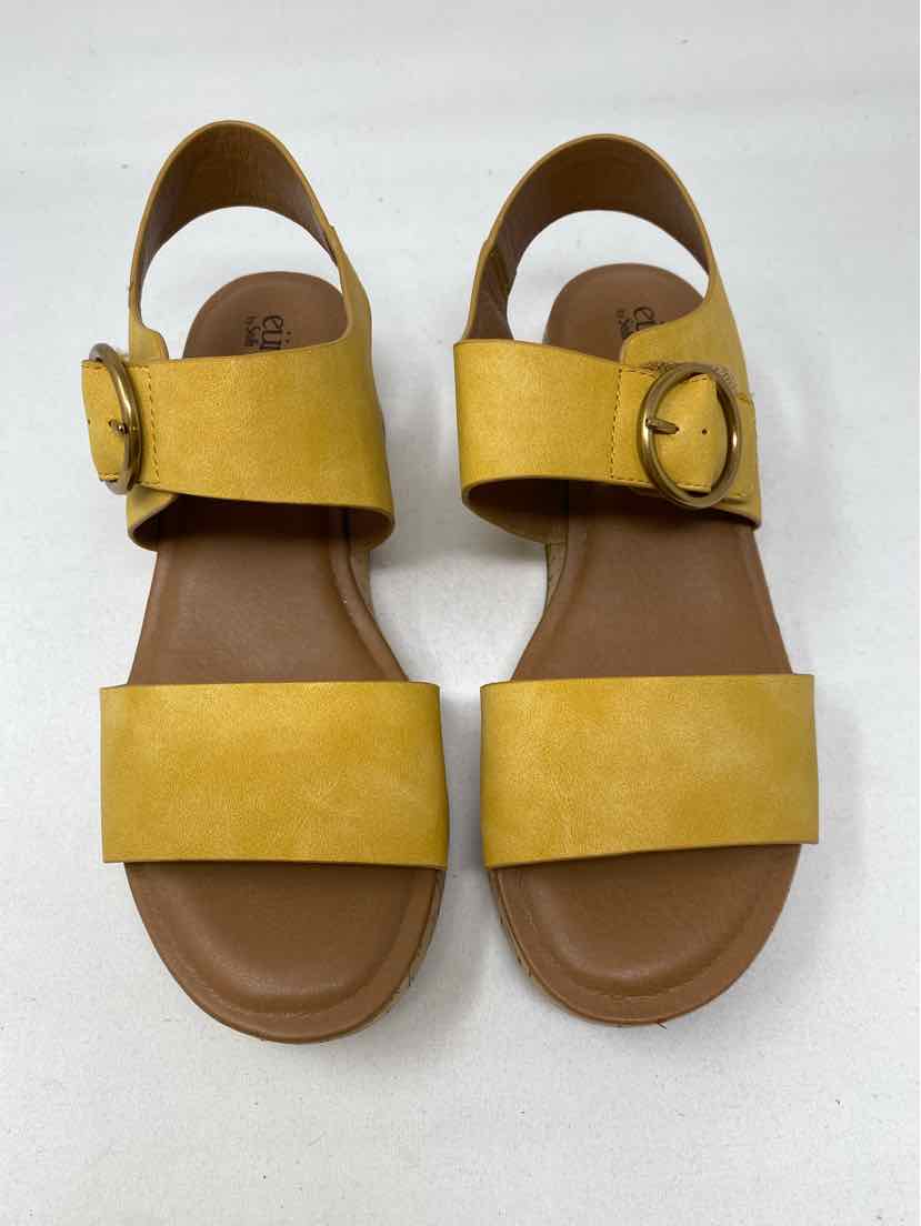 Shoe Size 8 SOFFT Yellow Leather Sandals