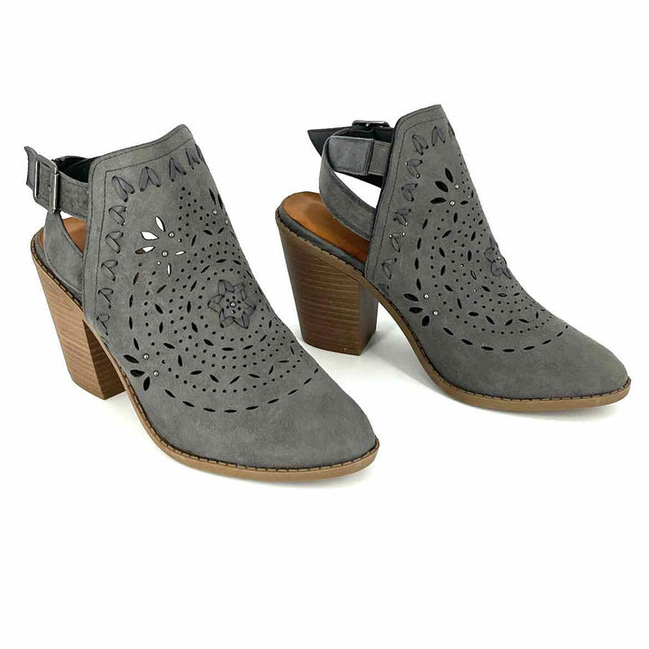 Shoe Size 7 Gray Boots