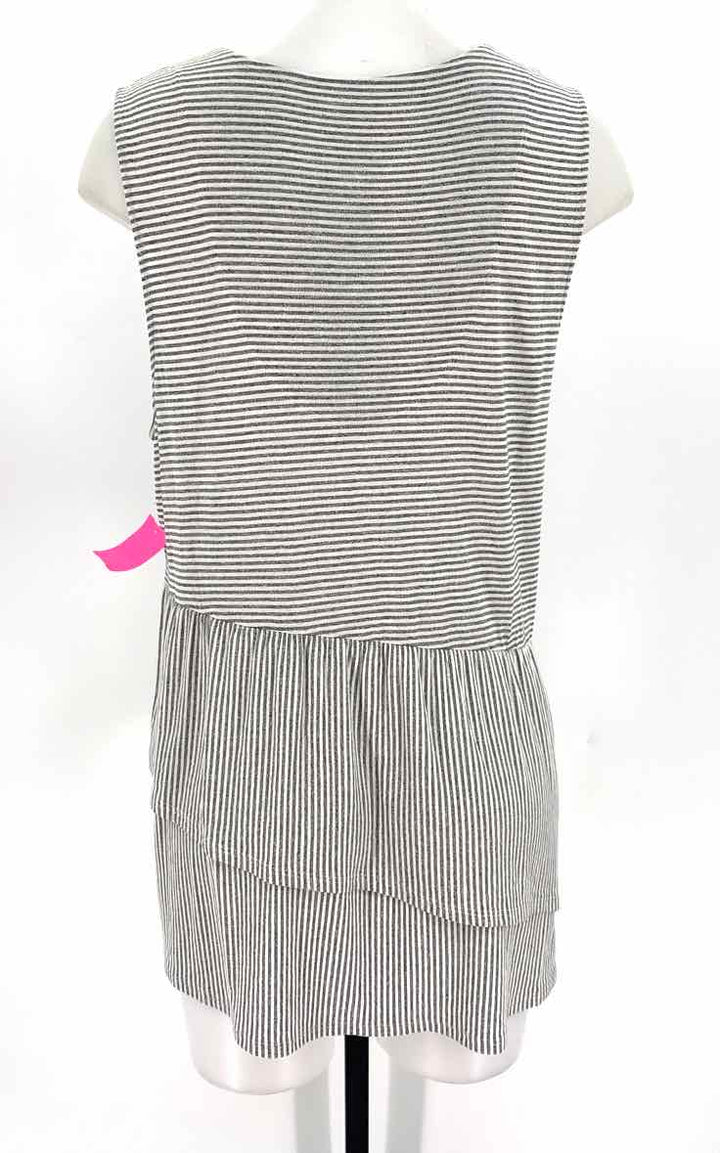 Size L SOFT BY AVENUE Gray Shirt