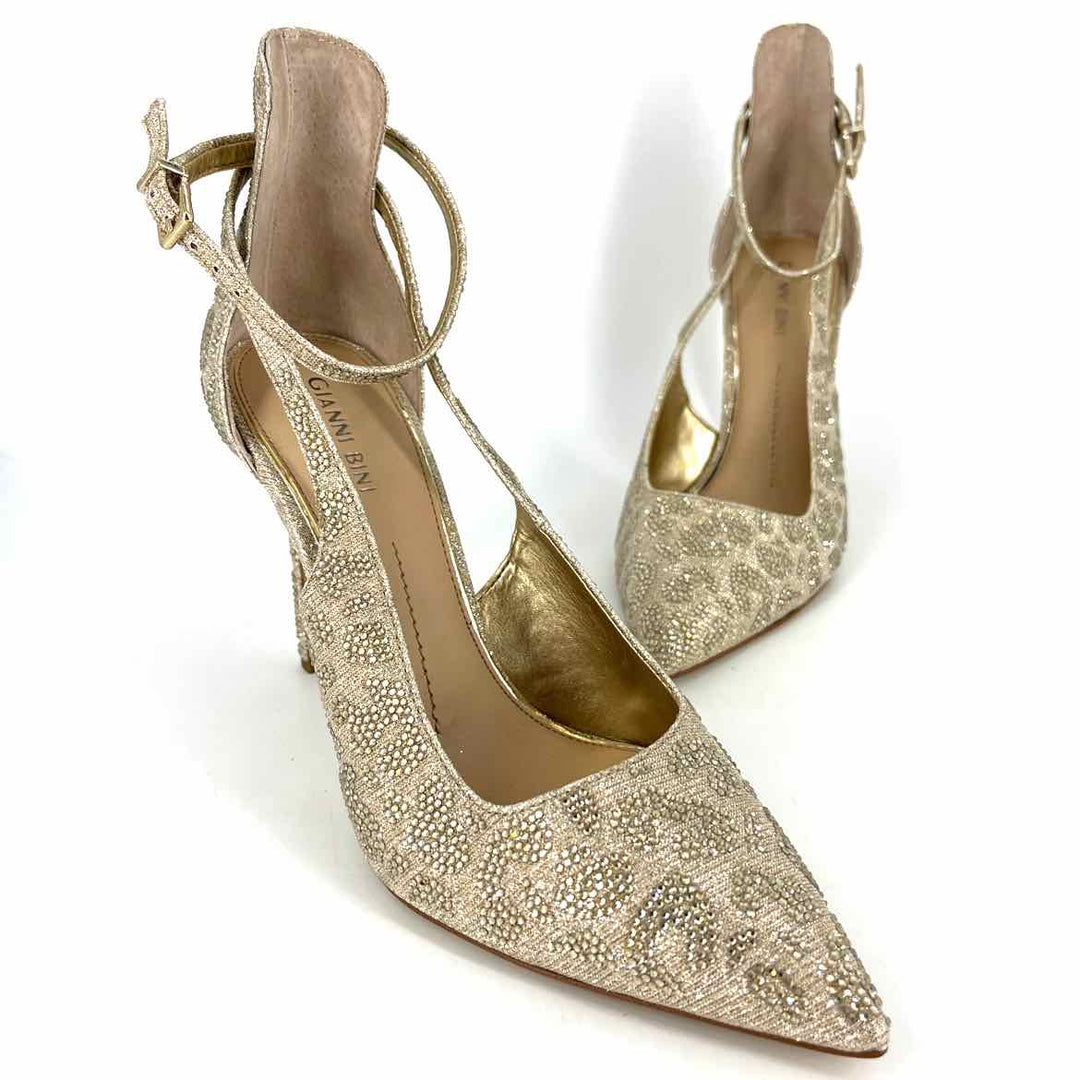 Shoe Size 9.5 Gianni Bini Gold Pumps